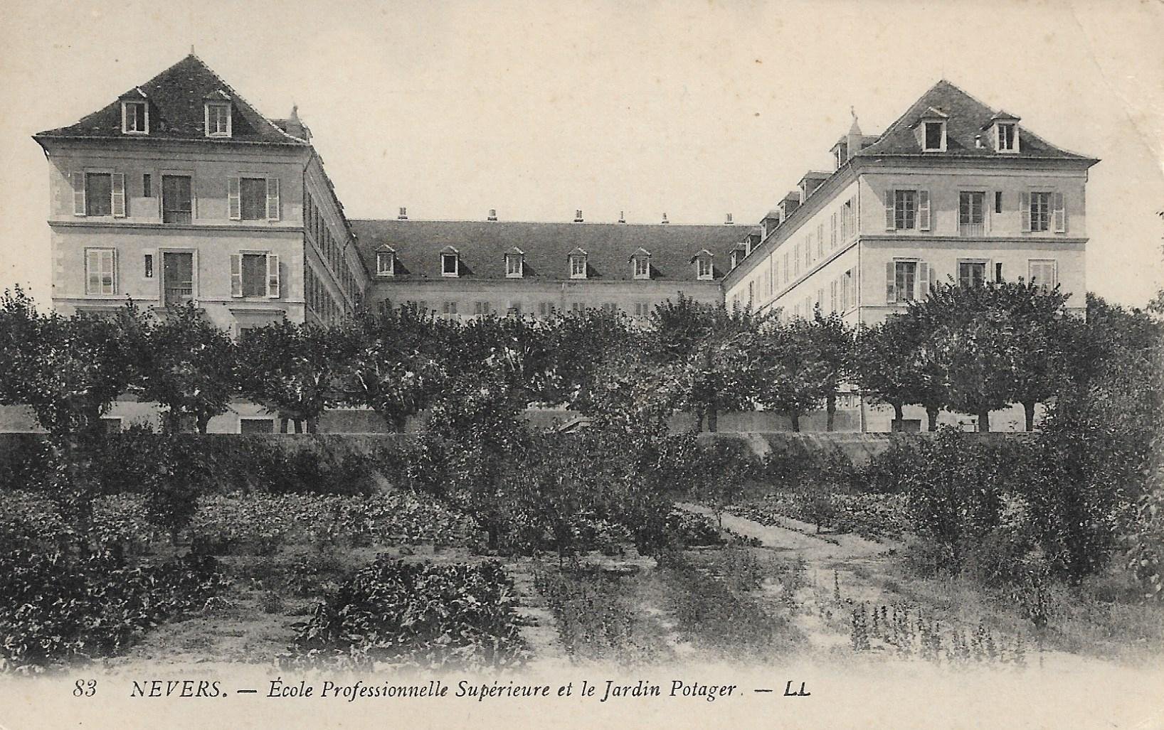 /France/FR_place_1914_NEVERS. - Ecole Professionnelle Superieure et le Jardin Potager.jpg